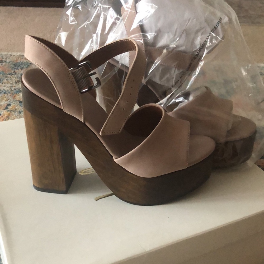 Lulus - Picture 2 of 3